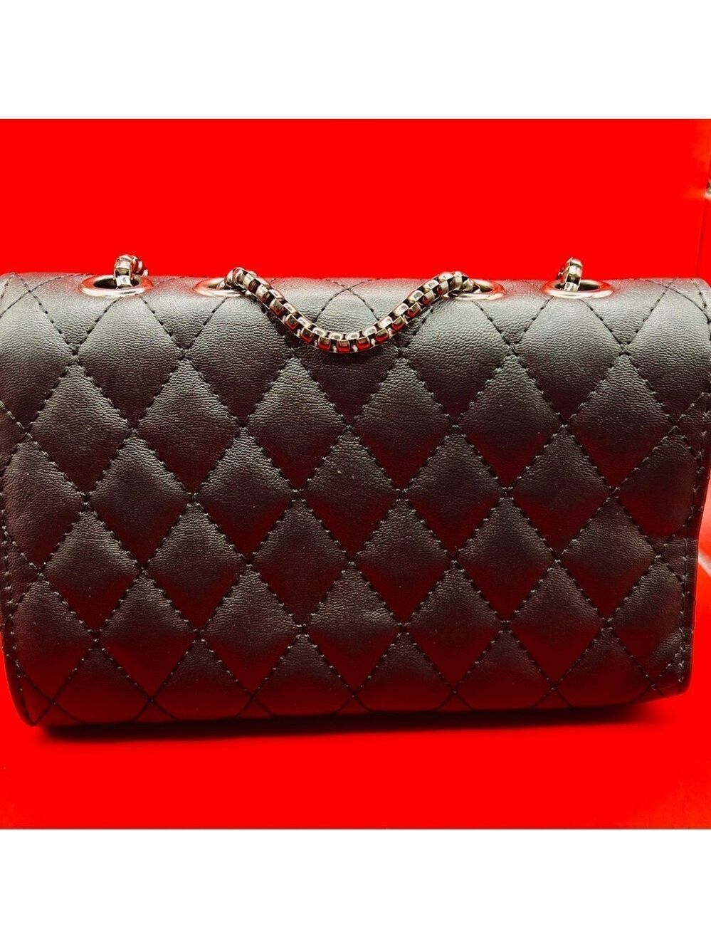 Black Quilted Crossbody Bag V Initial Chain Gunmetal High Fashion - Picture 6 of 17